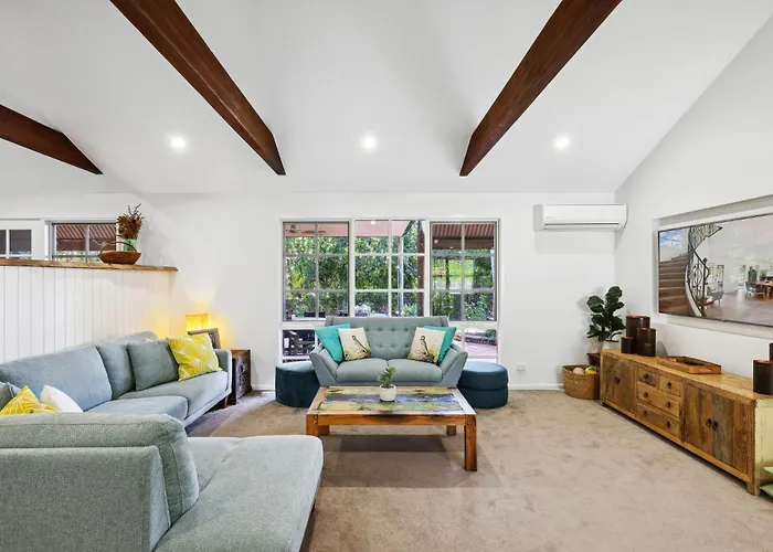 Spacious 4-Bed Hinterland Luxury Escape With Pool