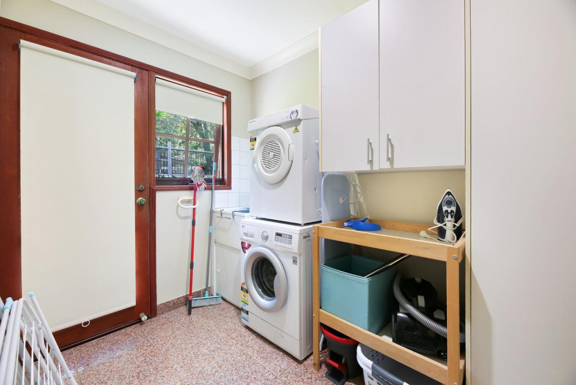 Spacious 4-bed Hinterland Luxury Escape With Pool Holiday home *