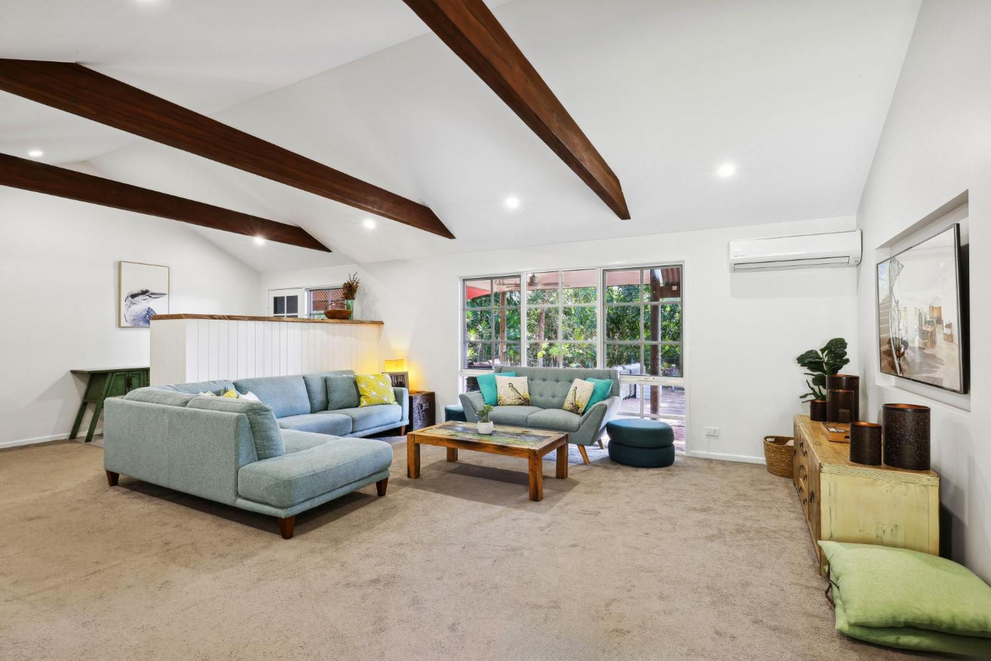 Spacious 4-bed Hinterland Luxury Escape With Pool Gold Coast