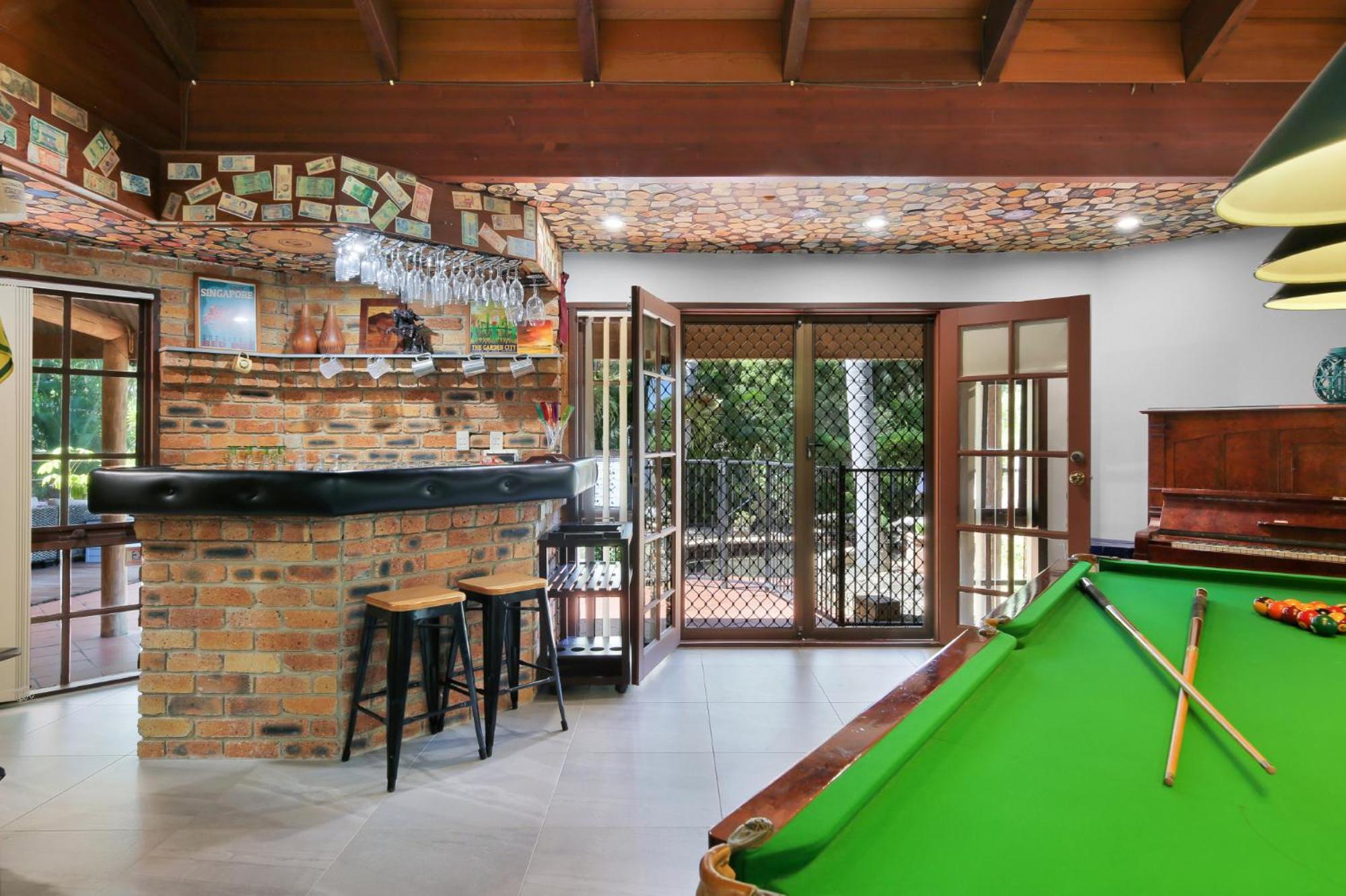 Spacious 4-bed Hinterland Luxury Escape With Pool Holiday home *
