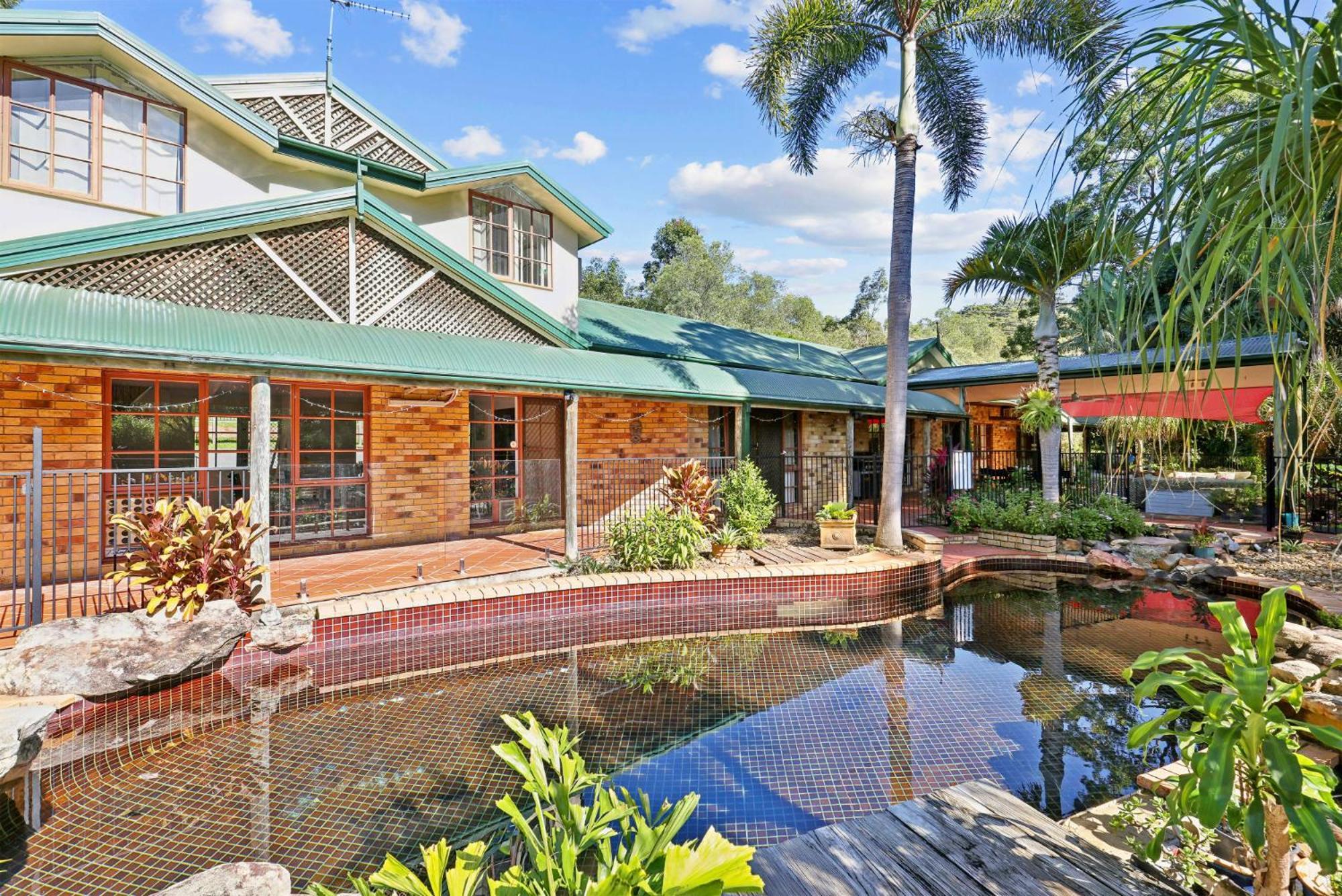 Spacious 4-bed Hinterland Luxury Escape With Pool Gold Coast