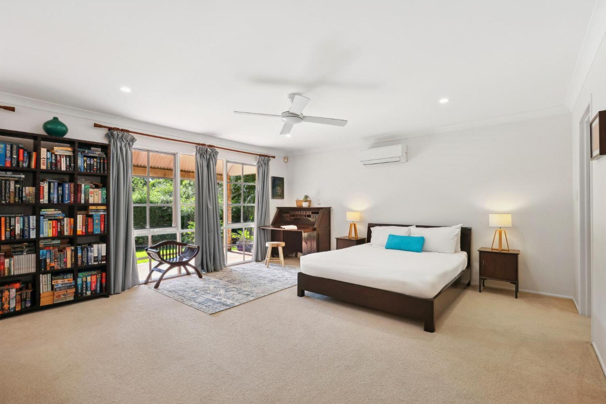 Spacious 4-bed Hinterland Luxury Escape With Pool Holiday home *
