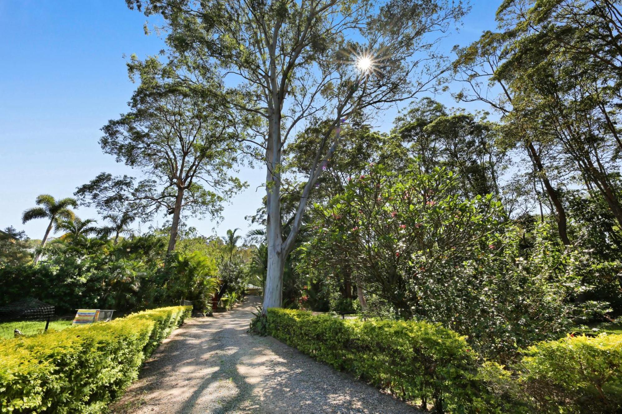 Spacious 4-bed Hinterland Luxury Escape With Pool Holiday home